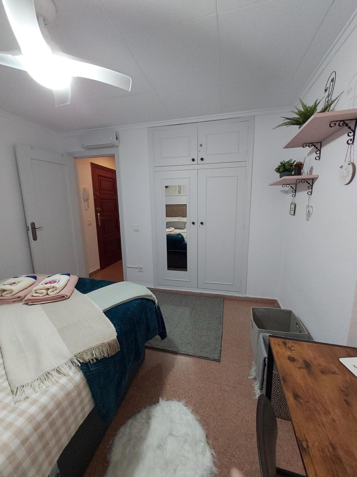 Apartament Alexandro'S Lägenhet Torrevieja Exteriör bild