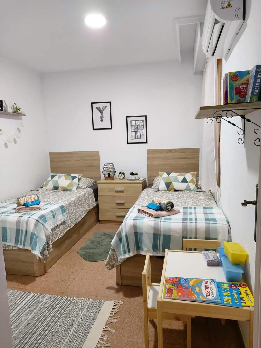 Apartament Alexandro'S Lägenhet Torrevieja Exteriör bild